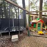 Kindvriendelijk Sfeervol Bosgeneugte Bij Zwembad Op De Veluwe 木屋 Doornspijk