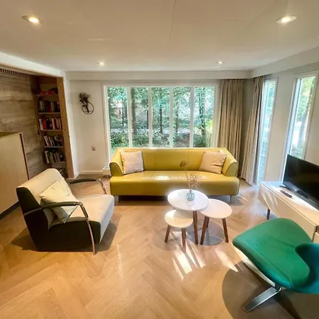 シャレー Kindvriendelijk Sfeervol Bosgeneugte Bij Zwembad Op De Veluwe