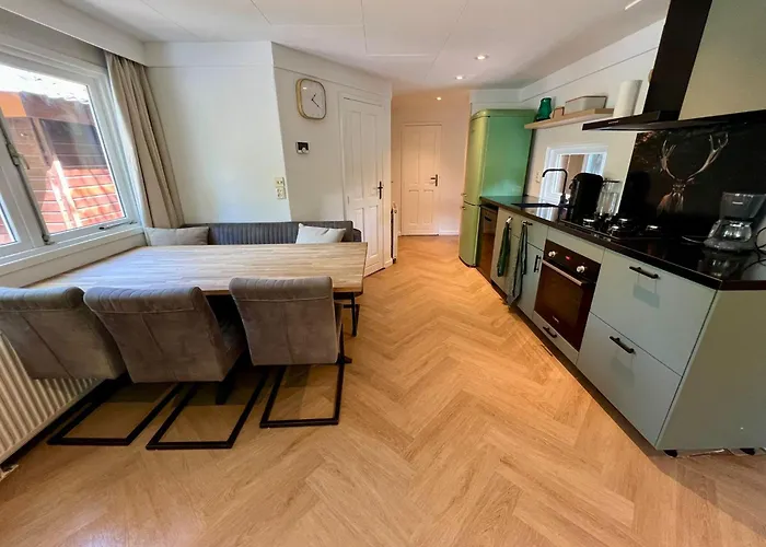 Chalet Kindvriendelijk Sfeervol Bosgeneugte Bij Zwembad Op De Veluwe