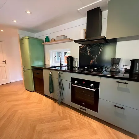 Kindvriendelijk Sfeervol Bosgeneugte Bij Zwembad Op De Veluwe *